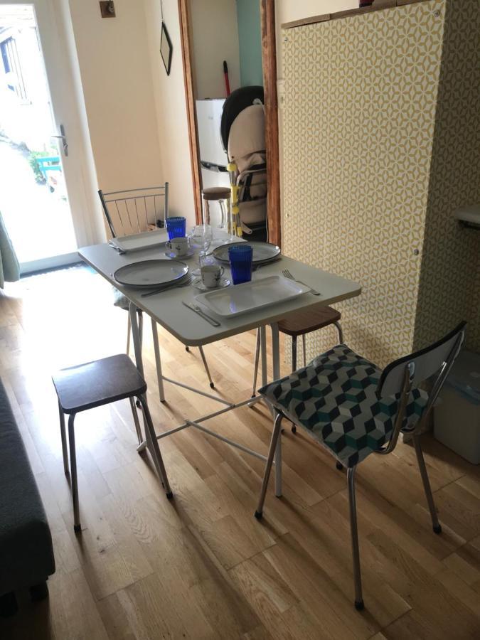 Dans La Loge De Marguerite Avec Sauna